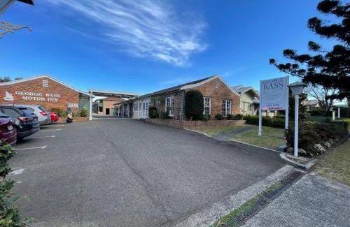 Nowra Hotel | Discover George Bass Motor Inn: Family-Friendly & Accessible