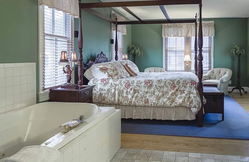 St. Michaels Bed & Breakfast | Discover George Brooks House B&B: Eco-Friendly Retreat