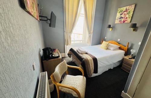 Montrose Hotel | Discover Comfort at George Hotel with Family-Friendly Amenities