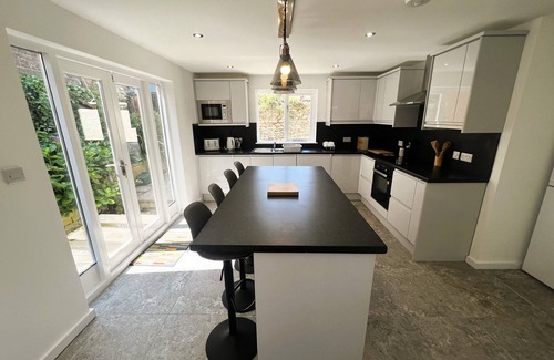 Ryde Ski Chalet | George Street House: Family-Friendly Stay on The Isle of Wight