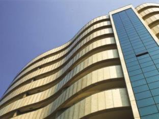Pinheiros Hotel | Experience George V Alto De Pinheiros: Pet-Friendly Oasis