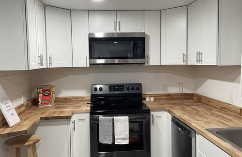 Georgetown House | Georgetown Getaway: Ideal Mountain Retreat with Spa & Breakfast