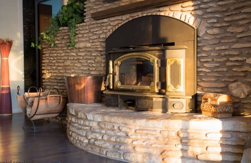 Georgetown House | Georgetown Square: Pet-Friendly Retreat Near Riverside