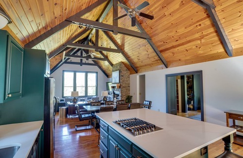Helen House | Inviting Georgia Highlands Retreat: 6Br Mountain Home Near Helen
