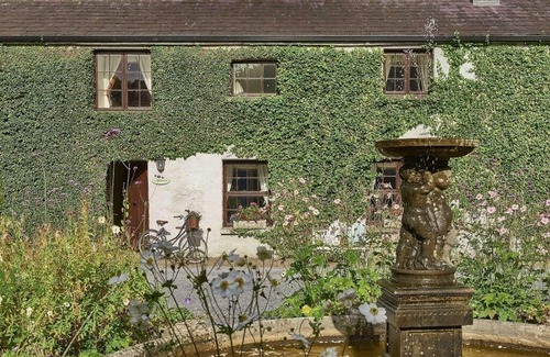 Headford House | Elegant Georgian Villa Overlooking Fountain in Private Estate