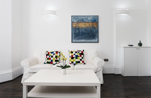 Reading Apartment | Elegant Georgian Hotel in Central Reading with Free Breakfast