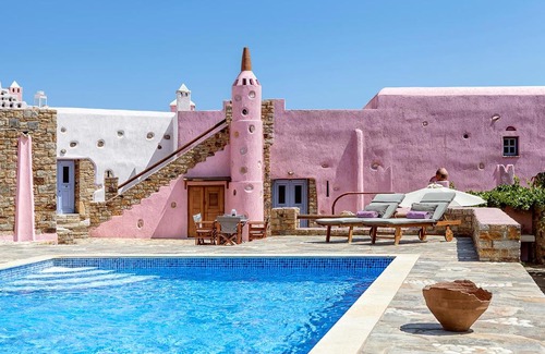 Engarai Villa | Georgilas Cave House: Ocean View with Private Pool Bliss