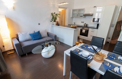 Favoriten Apartment | Spacious 2-Bedroom Holiday Apartment with Modern Amenities