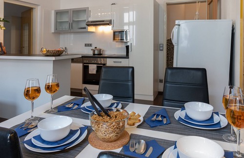 Favoriten Apartment | Spacious 2-Bedroom Holiday Apartment with Modern Amenities