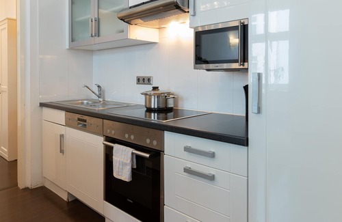 Favoriten Apartment | Spacious 2-Bedroom Holiday Apartment with Modern Amenities