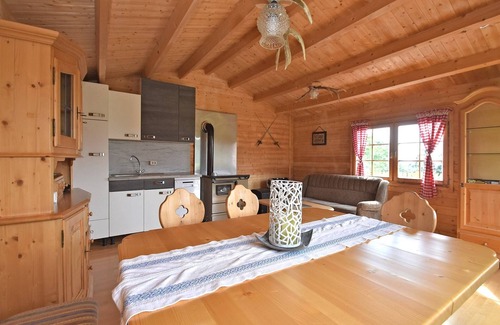 Stocking Apartment | Panoramic View Holiday Home with Spa & Breakfast Included