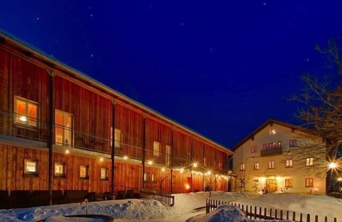 Bohmzwiesel Apartment | Spacious Holiday Apartment with Balcony on Charming Farm Stay