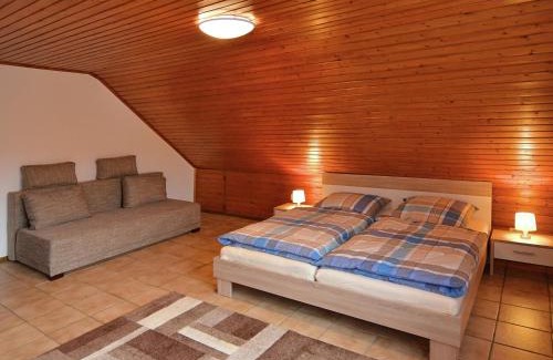 Assinghausen Apartment | Relaxing Apartment in Assinghausen with Pet-Friendly Terrace
