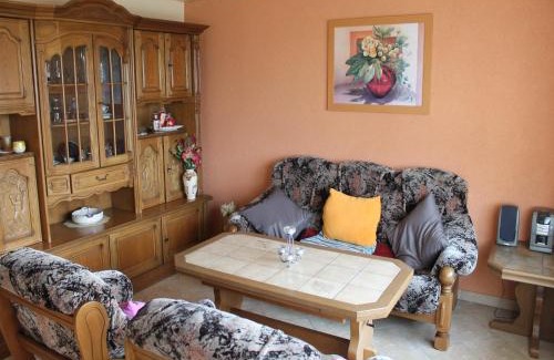 Kroepelin Apartment | Geräumige Ferienwohnung mit Garten in Brusow, cleaning included