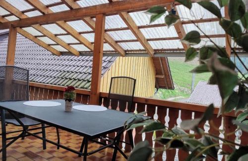Seelbach Apartment | Spacious Forest Retreat with Family & Pet-Friendly Amenities