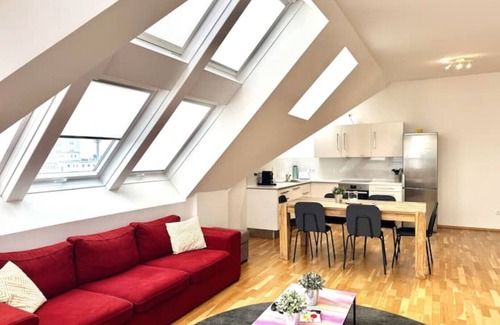 Favoriten Apartment | Elegant Penthouse in Favoriten with Spa & Hot Tub