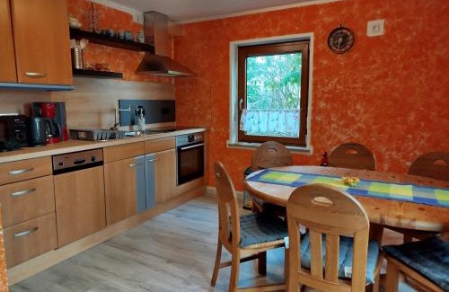 Auerbach in der Oberpfalz House | Geräumiges Zimmer mit Doppelbett, Bad und Küche