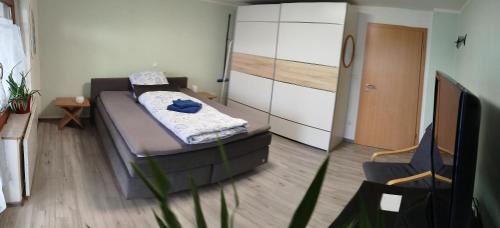 Auerbach in der Oberpfalz House | Geräumiges Zimmer mit Doppelbett, Bad und Küche