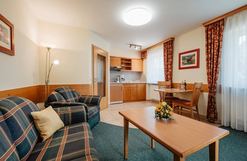Wurding Apartment | Spacious Two-Room Apartment with Balcony & Family-Friendly Perks