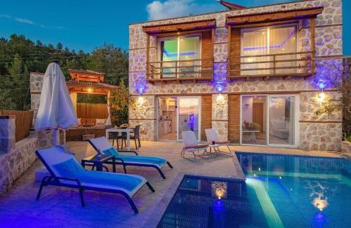 Islamlar Villa | Serene Gera - 1 Bedroom Escape with Private Hot Tub