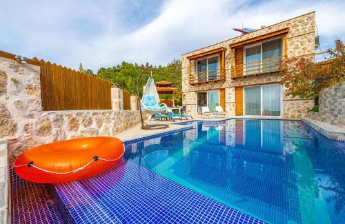 Islamlar Villa | Serene Gera - 1 Bedroom Escape with Private Hot Tub