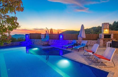 Islamlar Villa | Serene Gera - 1 Bedroom Escape with Private Hot Tub