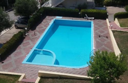 Gerakini Apartment | Family-Friendly Gerakini 2BR Apartment with Pool Access