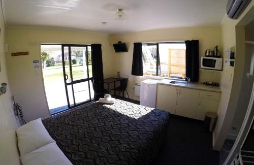 Geraldine Resort | Family-Friendly Geraldine TOP 10 Holiday Park with Kitchen Access