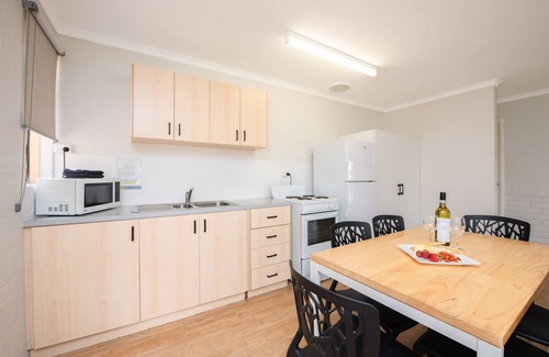Mahomets Flats Hotel | Discover Geraldton's Ocean West: Family-Friendly Getaway