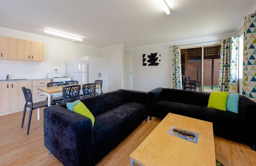 Mahomets Flats Hotel | Discover Geraldton's Ocean West: Family-Friendly Getaway