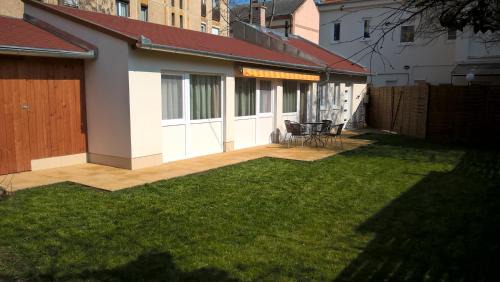 Pecs Apartment | Top-Rated Gereben Apartman in Pécs with Breakfast Included