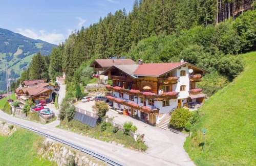 Gerlosbergeben Apartment | Highly Rated Gerlosblick with Spa & Lake Views Await