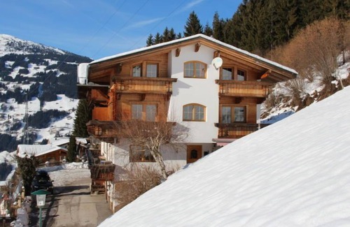 Gerlosbergeben Apartment | Highly Rated Gerlosblick with Spa & Lake Views Await
