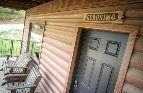Mt. Sherman Cabin | Geronimo Cabin - Cozy Lodging at Horseshoe Canyon Ranch