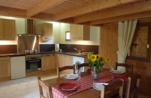 Montpezat House | Cozy Getaway at Gers - Cousso's Chalet Awaits You