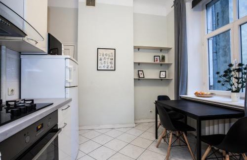 Avoti Apartment | Cozy Gertrude's Residence: Family-Friendly Stay Awaits