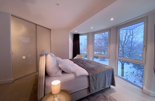 Hildesheim District Villa | Inviting Villa Near Messe with Ocean View & Spa Amenities