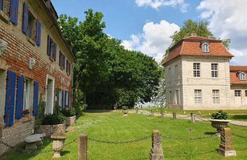 Kummerow Apartment | Discover Gesindehaus am Schloss Kummerower See - 4 Star Retreat