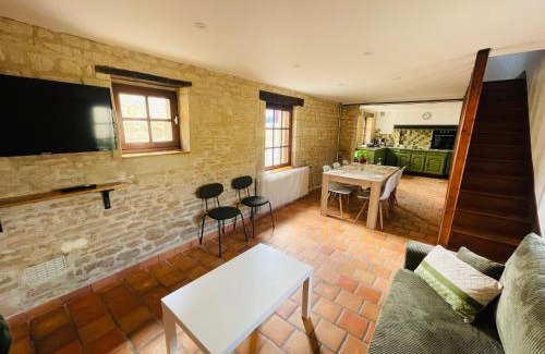 Fleury-sur-Orne House | Family-Friendly Getaway at Gesse YourHostHelper Hotel