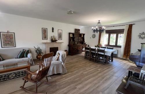 Puertas De Vidiago House | Garman Hotel: Exceptional Stay for Families with 9.1 Rating