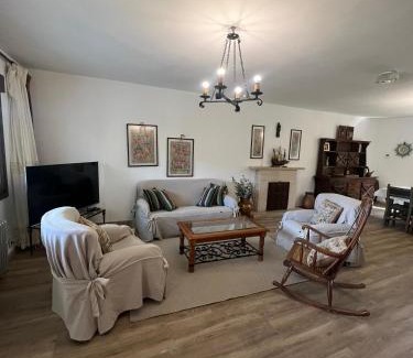 Puertas De Vidiago House | Garman Hotel: Exceptional Stay for Families with 9.1 Rating