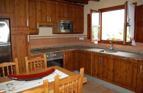 Colombres House | Family-Friendly Vivienda Vacacional El Teju in Colombres