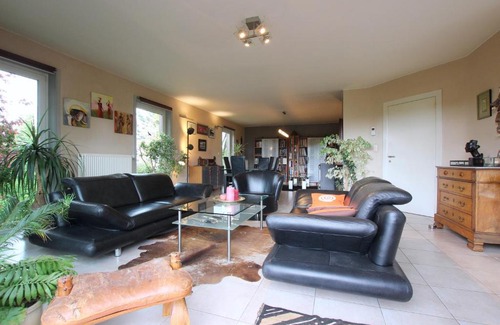 Haut-Bois House | Discover Gesves Côté Jardin: Rated 10/10 with Breakfast & Kitchen