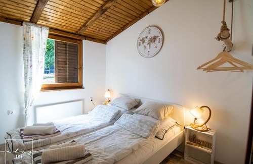 Nagymaros House | Gesztenyés Ház: Perfect Family Retreat with Pool & Hot Tub