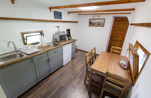 Nagymaros House | Gesztenyés Ház: Perfect Family Retreat with Pool & Hot Tub