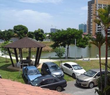 Tujuh Gajah Berang House | Discover Comfort at Get 2 HomeStay - Pet & Child Friendly