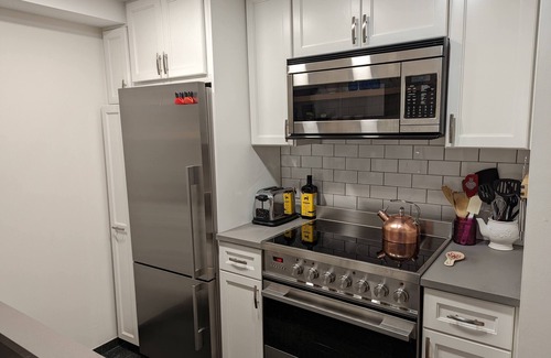 Downtown Seattle Condo | Experience Unique Views and Enjoy Complimentary Breakfast