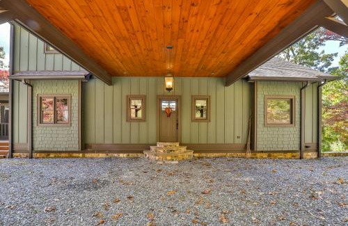 Mineral Bluff House | Experience New Heights with Breakfast Included
