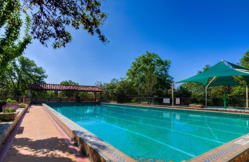 Hunt House | Get away at Mo-Ranch!