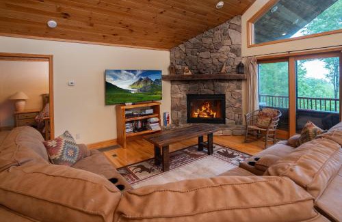 Wolf Laurel House | Tranquil Cabin with Hot Tub & Mountain Views in Asheville